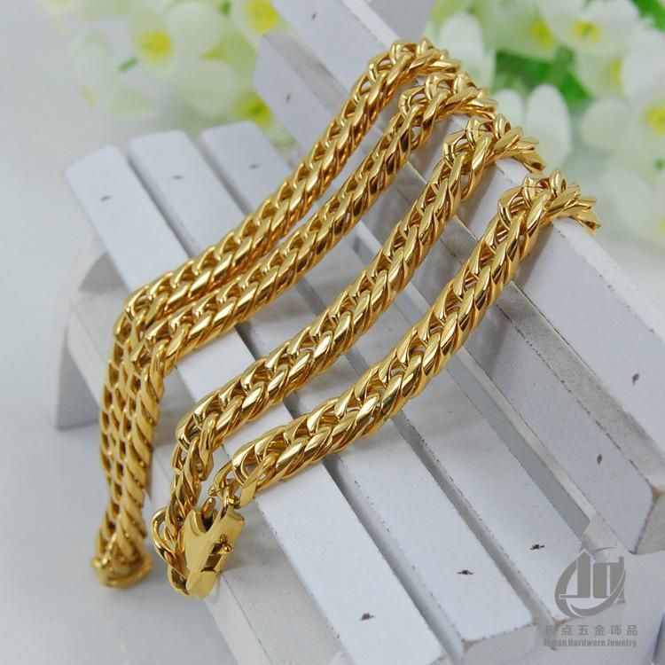 Golden Color Metal Neckchain in High Appearance Jewelry