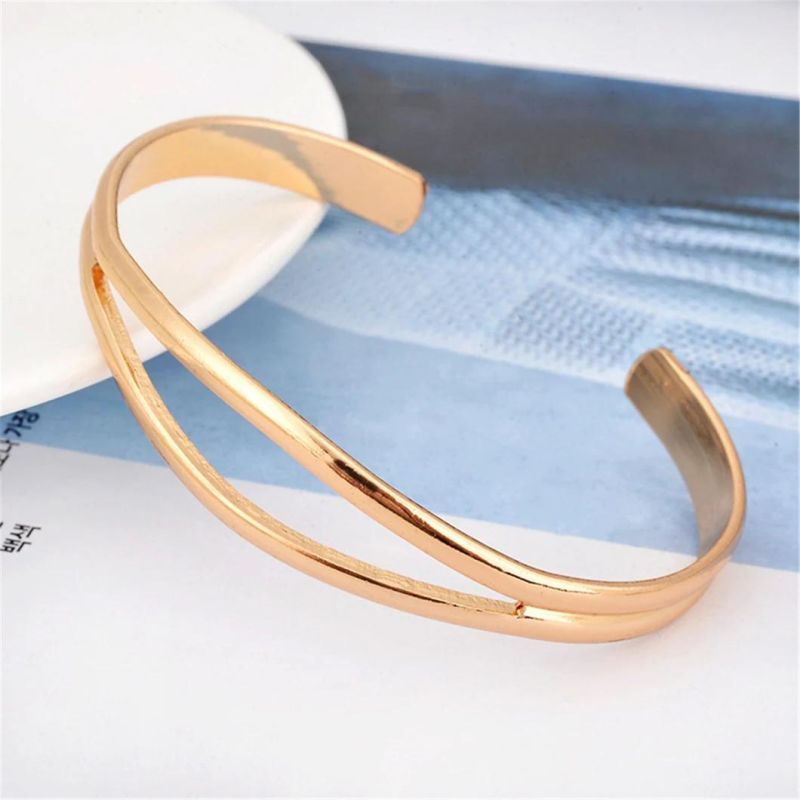 Fashion Personality Simple Generous Alloy Hollow Bracelet Gold Couple Bangles for Men Women Designs