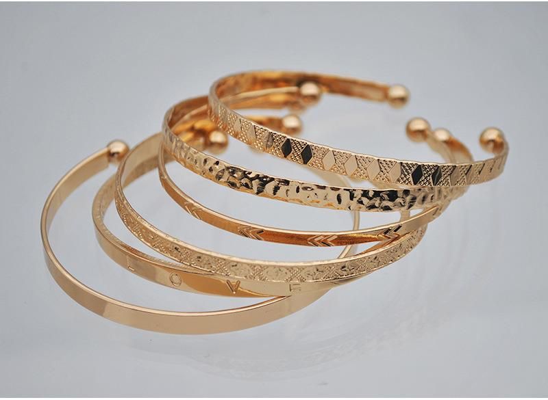 Portable Wholesale Factory Spot Affordable Price Luxury Ladies Bangles Gold Multi-Combination Set Metal Couples Bracelet