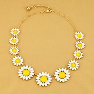 Fashion Zinc Alloy Sunflower Necklace with Stones Jewelry (xl00357)