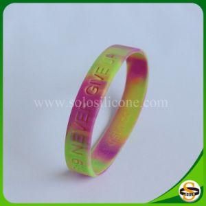 2017 Popular Silicone Wristband with Debossed Custom Logo