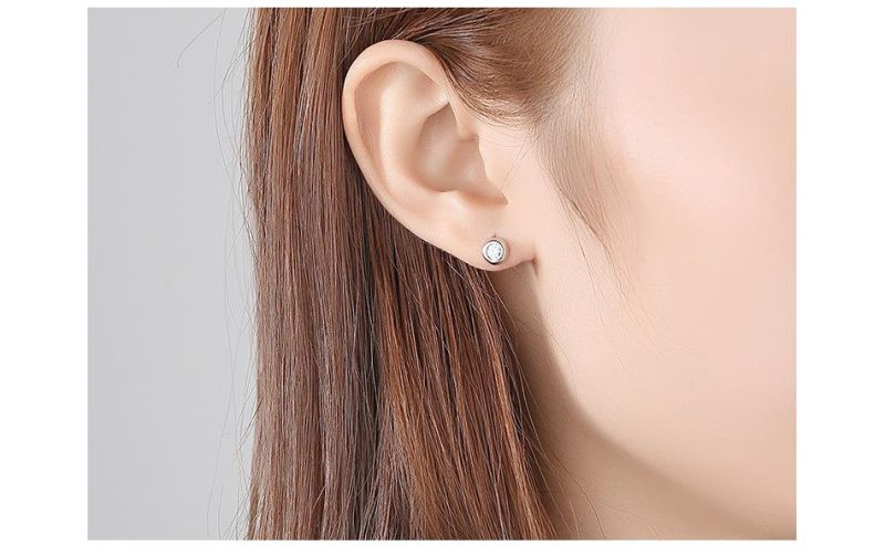 Fashion Jewelry Round Silver Earring Stud with Ctystal Stones