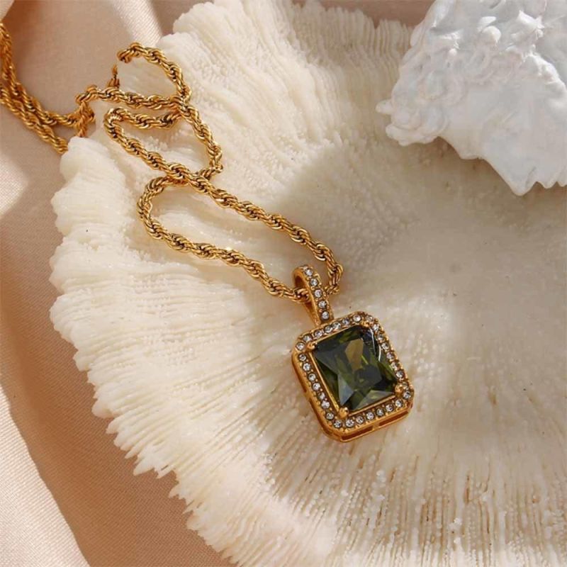 Gold Chains Manufacturers Custom Fashion Jewelry High Quality Non Fade 18K Gold Plated Stainless Steel Diamond Zircon Woman Jewelry Necklace