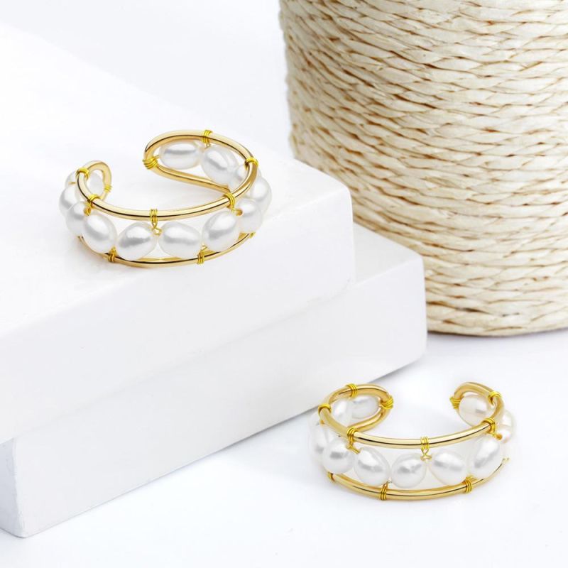 Exquisite Detail Construction and Beautiful Shell Pearls Brass Rings
