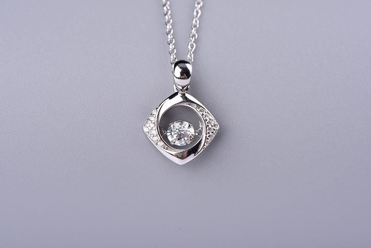 Beating Heart Clavicle Chain for Women Jewelry Square Necklace