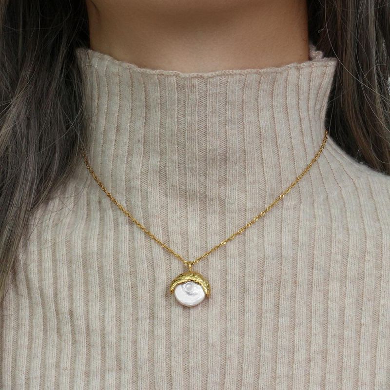 Factory Customized Fashion Women′s Jewelry Wholesale 18K Gold-Plated Stainless Steel Pearl Pendant Necklace
