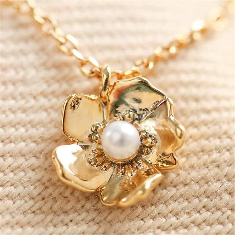 Special Unique Flower Shape Pearl Buttercup Necklace in Sterling Silver Fashion Accessories