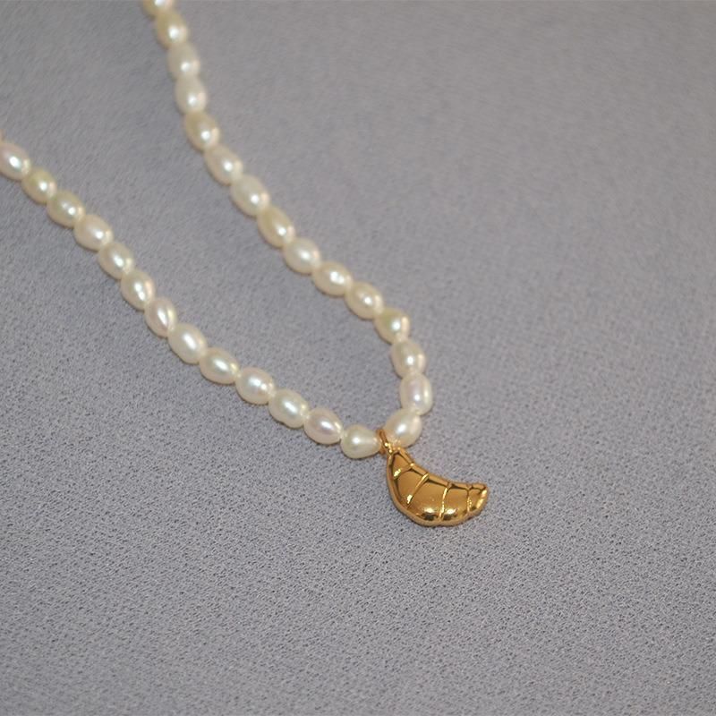Variety Gold Coin Pendants Freshwater Rice Grains Pearls Gentle Retro Collarbone Chain Short Choker Necklace