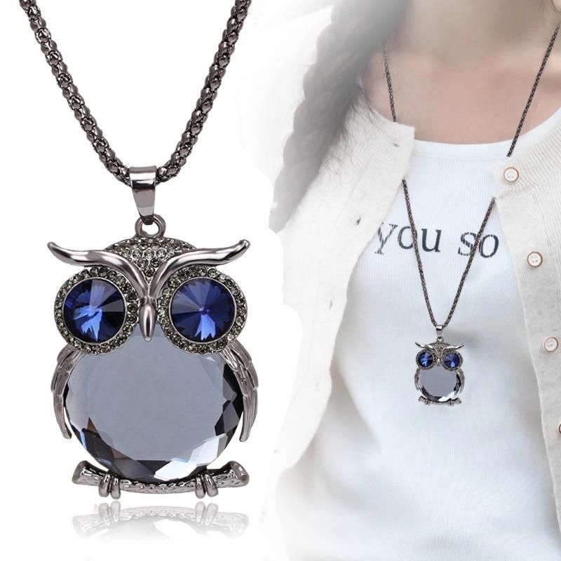 Fashion Design Alloy Crystal Owl Pendant Necklace for Women