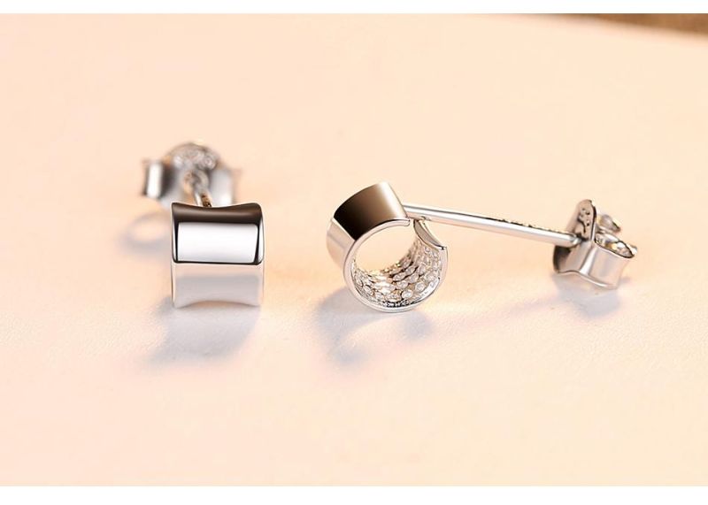 Fashion Jewelry Silver Plated Crystal Stud Earrings for Women