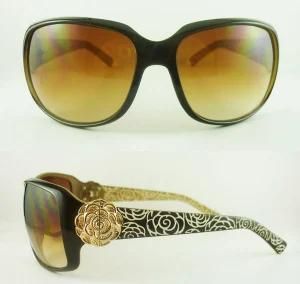 Women&prime;s Sunglasses With Floral Accent and Patterned Temple (C22020)