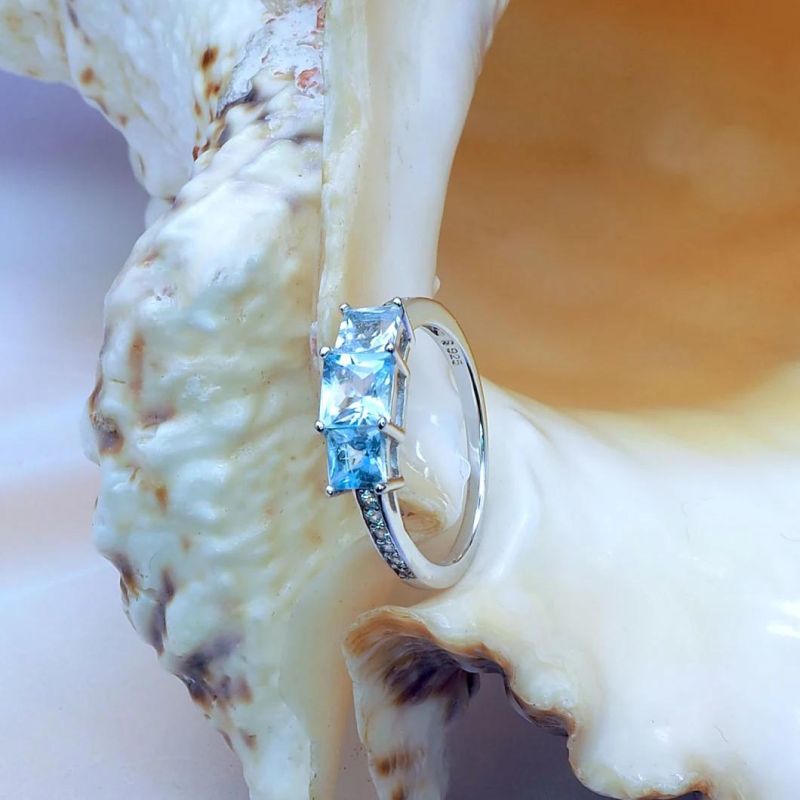 Fine Jewelry 925 Sterling Silver Jewelry Wedding Ring with Created Topaz for Women