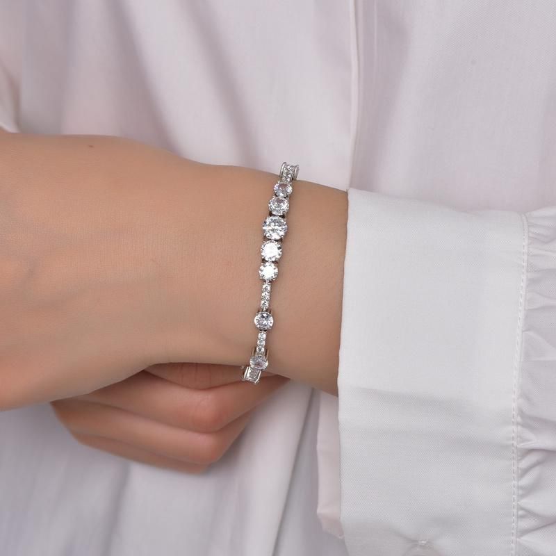 Refined Simple Design Brass Silver Fashion Jewelry Women′s Bracelet