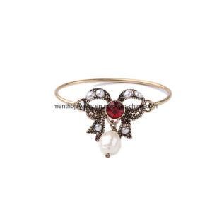 Simple Elegant Alloy Women&prime;s Bracelet Bow Design Arylic Pearl Pendant