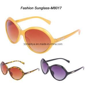 Nice Plastic Fashion Sunglasses (UV, FDA/CE Certified M8017)