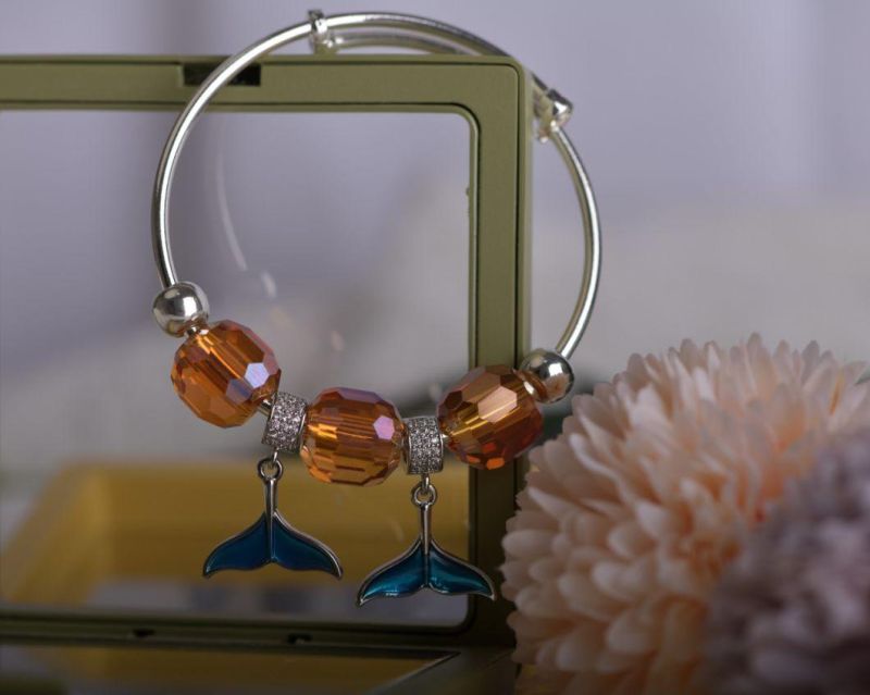 Elegant and Fashionable Crystal Fishtail Bracelet with Fine Workmanship and Originality