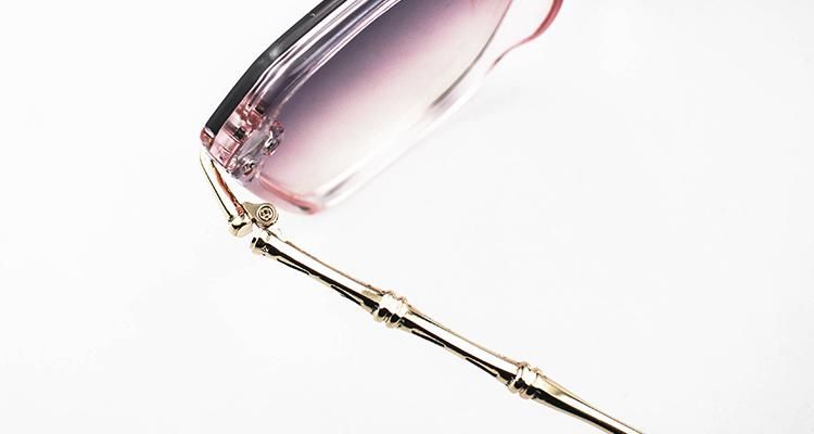 Fashion Light Transparent PC Frame Women Ready Sunglasses