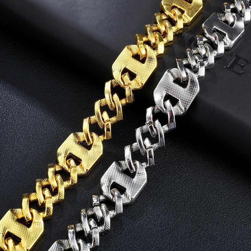 Creative Fashion Designed Brass Necklace with Zinc Alloy