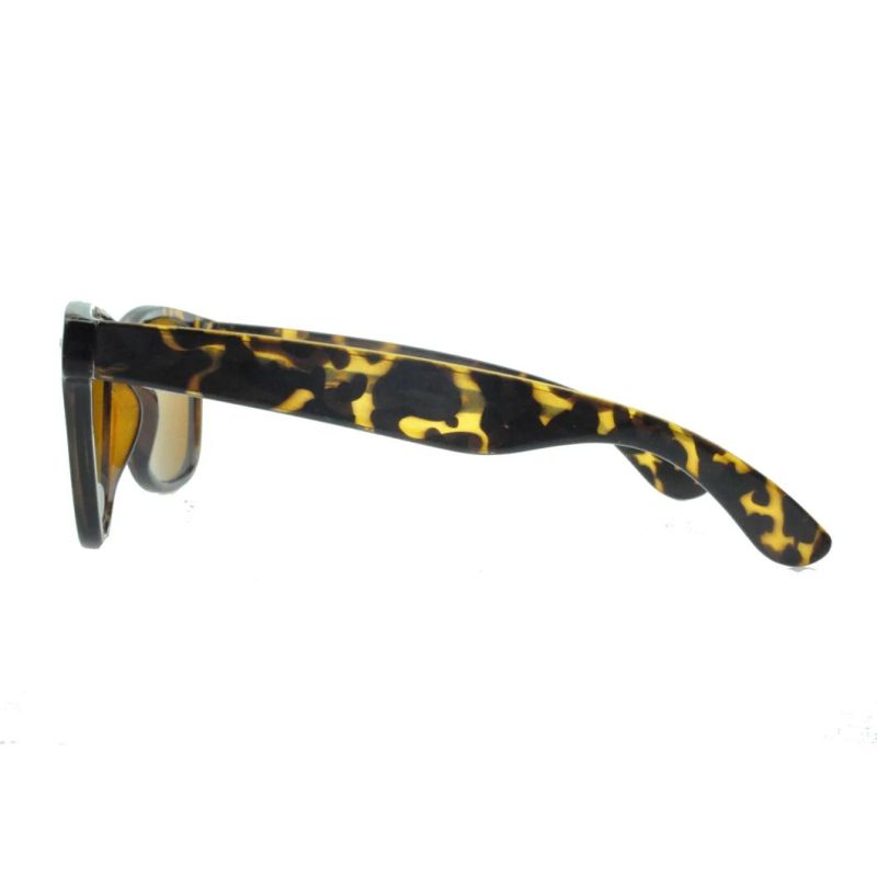 2018 Classical Square Shape Sunglasses with Silver Rivet