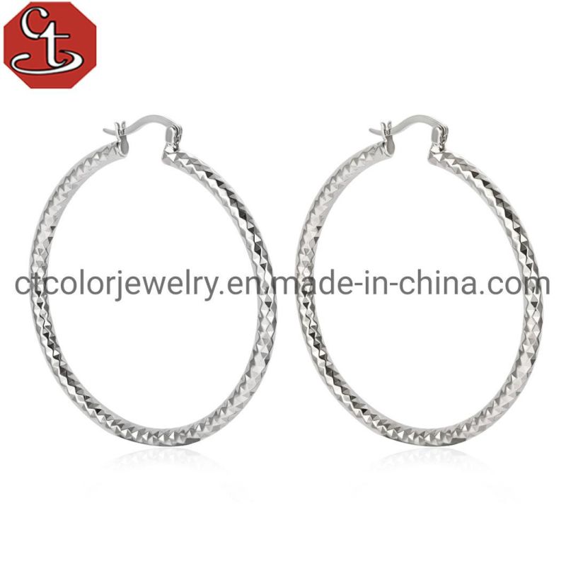 Fashion Jewelry Women Accessories Silver and Brass Heart Hoop Earring