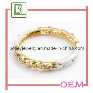 Metal Bangle for Charming Lady