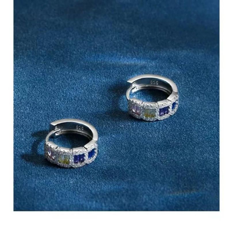 Fashion Accessories Women′ S 925 Sterling Silver Earclasp Is a Fashionable and Versatile First Accessory with Inlaid Colored Earrings