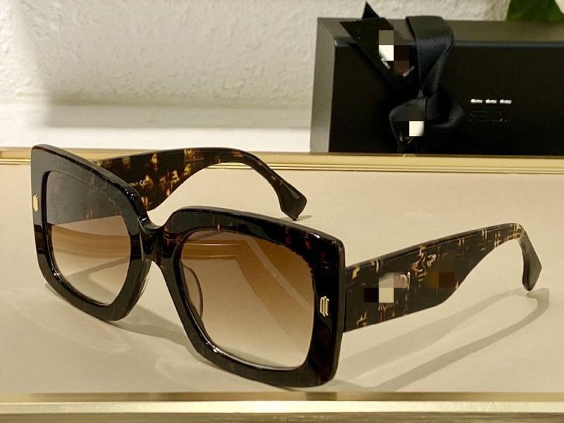 Hot Selling Stylish UV Women Luxury Designer Brand Sunglasses