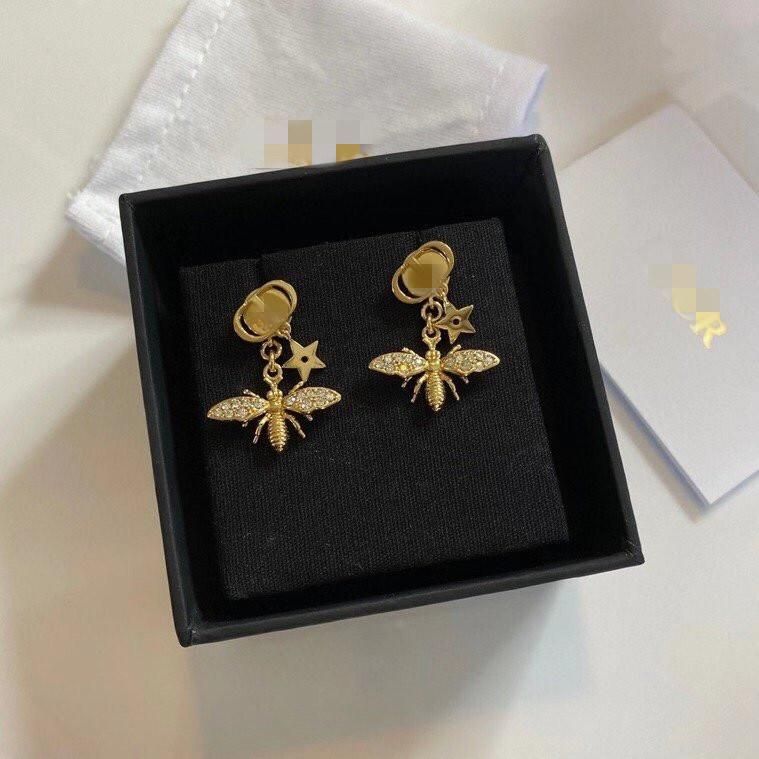 Designer Golden Color Earrings Luxury Earrings Butterfly Pendant Fashion Earrings