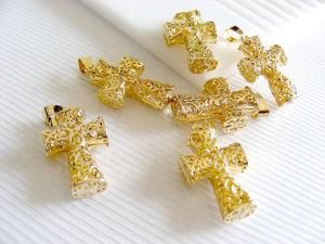Gold Plated Fancy Filigree Gold Plated Brass Cross Pendant (KJL-CS2515)