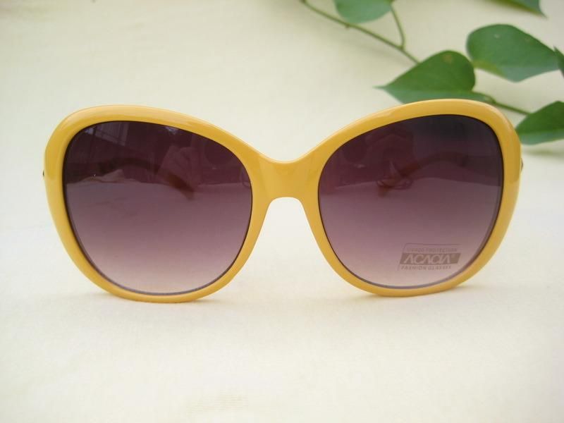 Classic Stylish Design Women Sunglasses