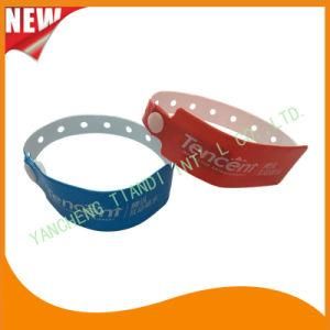 Custom Entertainment Vinyl Plastic Wristbands Bracelet Bands (E6060B5)