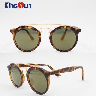 2021 Top Fashion Sunglasses Classic Plastic Sunglasses with PC Lens