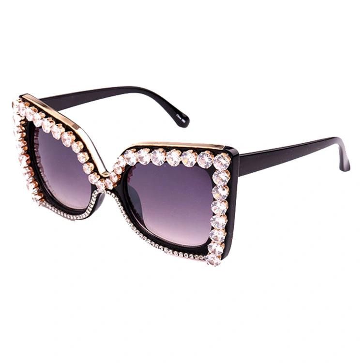 2021 Women Cateye Sunglass with Pearl Embllishment
