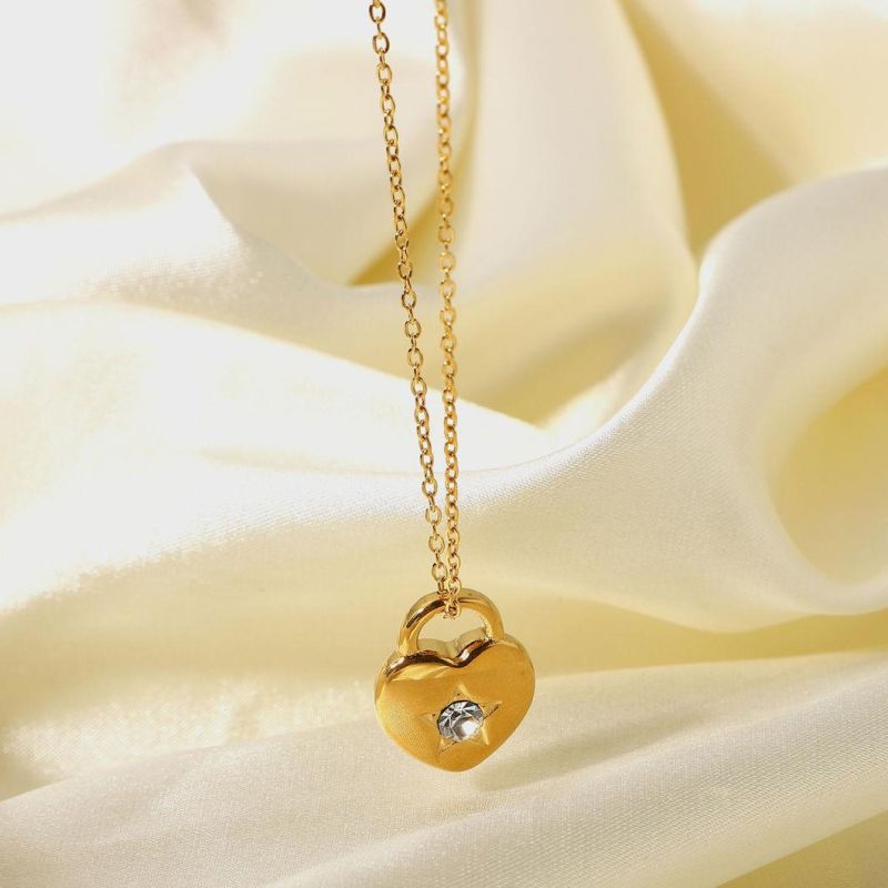 Factory Customized Waterproof Fashion Jewelry Exquisite Simple Love Zircon Diamond 18K Gold Stainless Steel Heart Necklace for Women