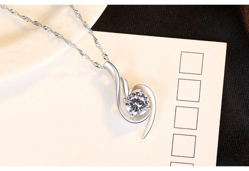 Cubic Zircons & Note Effection Conch Pendant Necklace