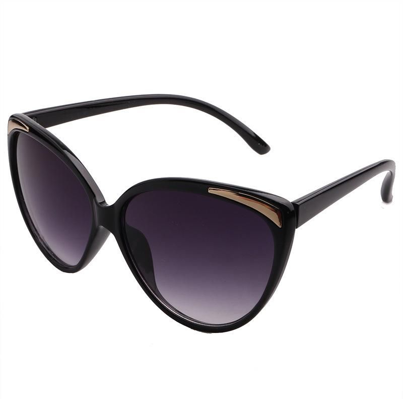 Young Generation Like Fashion Sunglasses