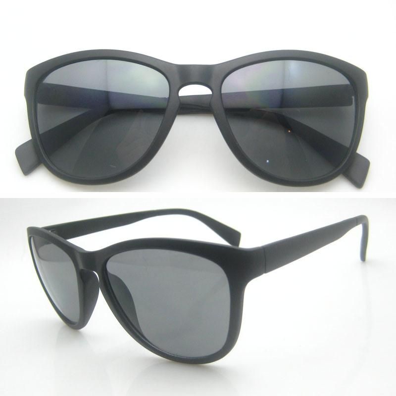 Best Selling Fashion Design Plastic Sunglasses for Man