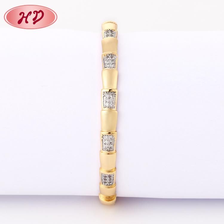2020 HD Fashion New Saudi Gold Custom Bangle Jewelry Designs for Girls