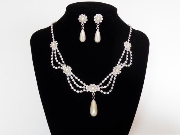 China Suppliers Luxury Newest Design Fashion Jewelry Necklace Set for Women