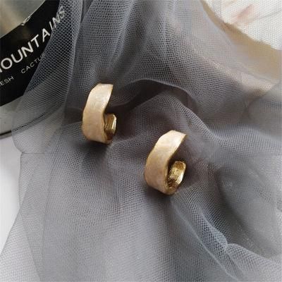 Manufacture Wholesale Price New Trendy Pearlized Silver Glitters Enamel Unique C-Shape Hoop Earrings for Women Girls Lady