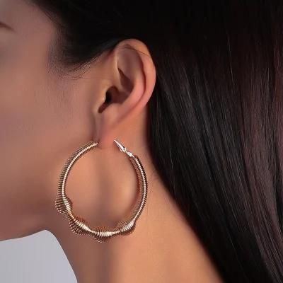 Manufacture New Design Fashion Popular Spring Oversized Hoop Earrings in 18K Gold Plated Statement Wrapping Pearl Clip Women Ears