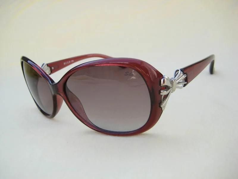 Fashion Plastic Frame Designed Sunglasses for Woman