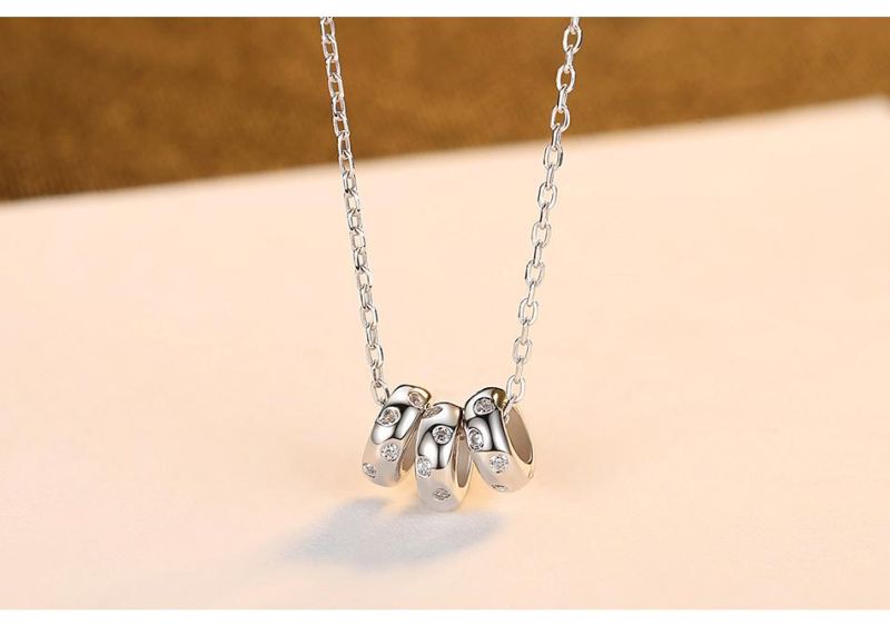 Wholesale Fashion Personalized Gold Plated Cubic Zircon Clasp Pendant Necklace