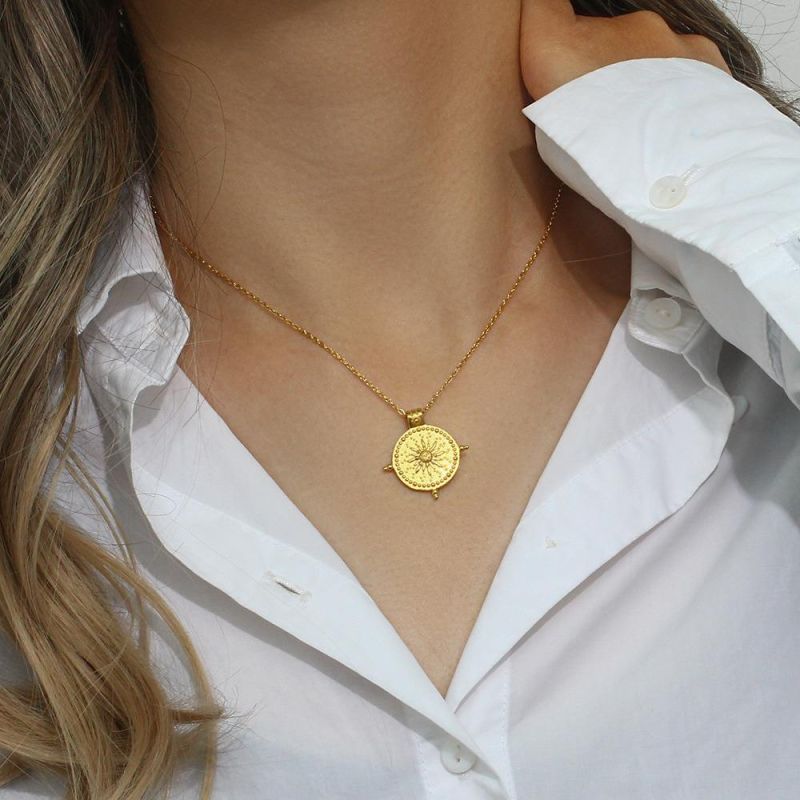 Factory Customized Fashion Jewelry Simple Fashion Round Pendant Stainless Steel Sun Pendant Necklace