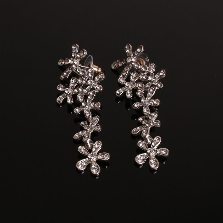 Fashion Jewelry Five-Petal Flower Stud Earrings with Diamonds