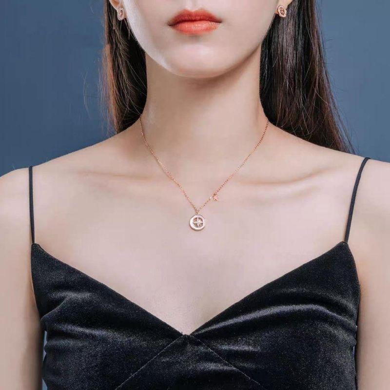 18K Gold Diamond Eight-Pointed Star Light Necklace