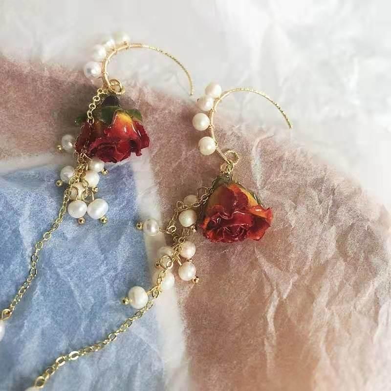 Women′s Rose Pearl Earrings Temperament Gentle Earrings