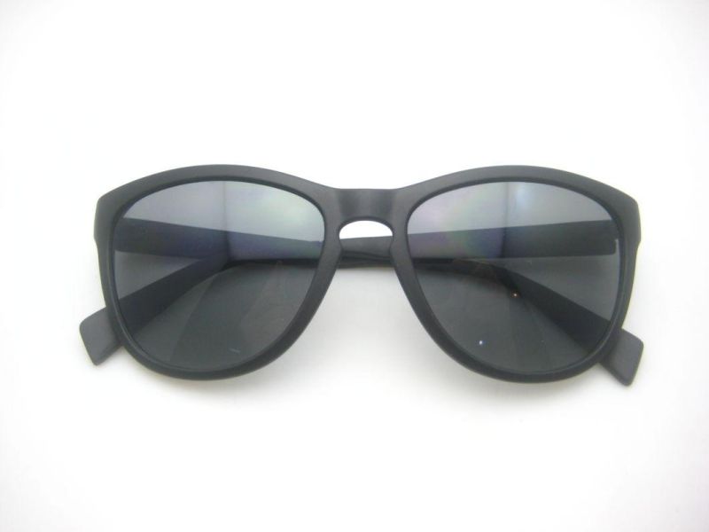 Simple Classic Plastic Frame Sunglasses