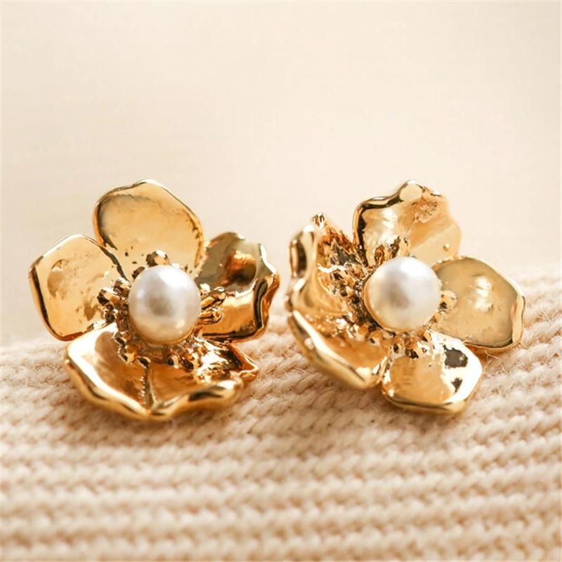 Manufacture Customized Silver Pearl Buttercup Flower Stud Earrings for Women Party Jewelry or Gift