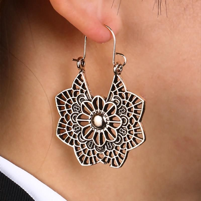 Simple Design Spider Web Semicircle C Shape Carving Water Drops Earrings